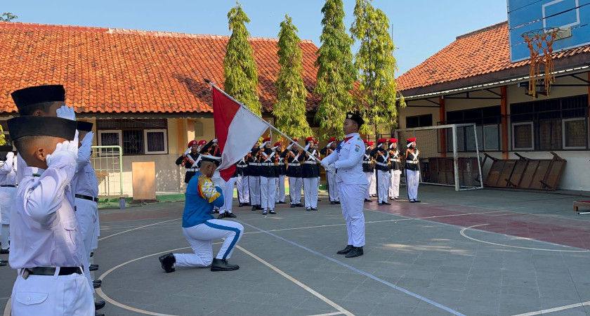 PENGUKUHAN PASUKAN PENGIBAR BENDERA SMP NEGERI 2 KOTA TEGAL