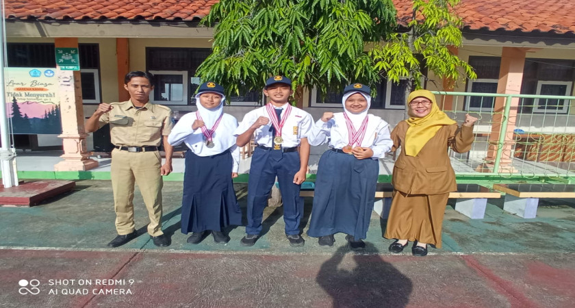 SMP Negeri 2 Kota Tegal Borong Piala Kejuaraan Pekan Olahraga Kabupaten Cabang Olahraga Catur, Karate, dan Kejuaraan Tenis Lapangan Junior TDP IMTC PELTI Kota Tegal