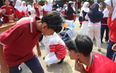 Suasana Ceria dan Gelak Tawa Warnai Kemeriahan Lomba HUT RI ke-81 di SMP Negeri 2 Tegal